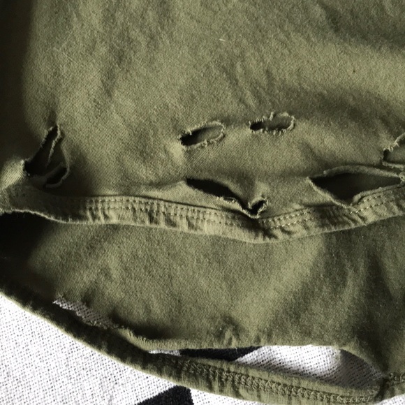 EPTM Olive / Green Distressed T-Shirt Size Medium - Picture 4 of 6